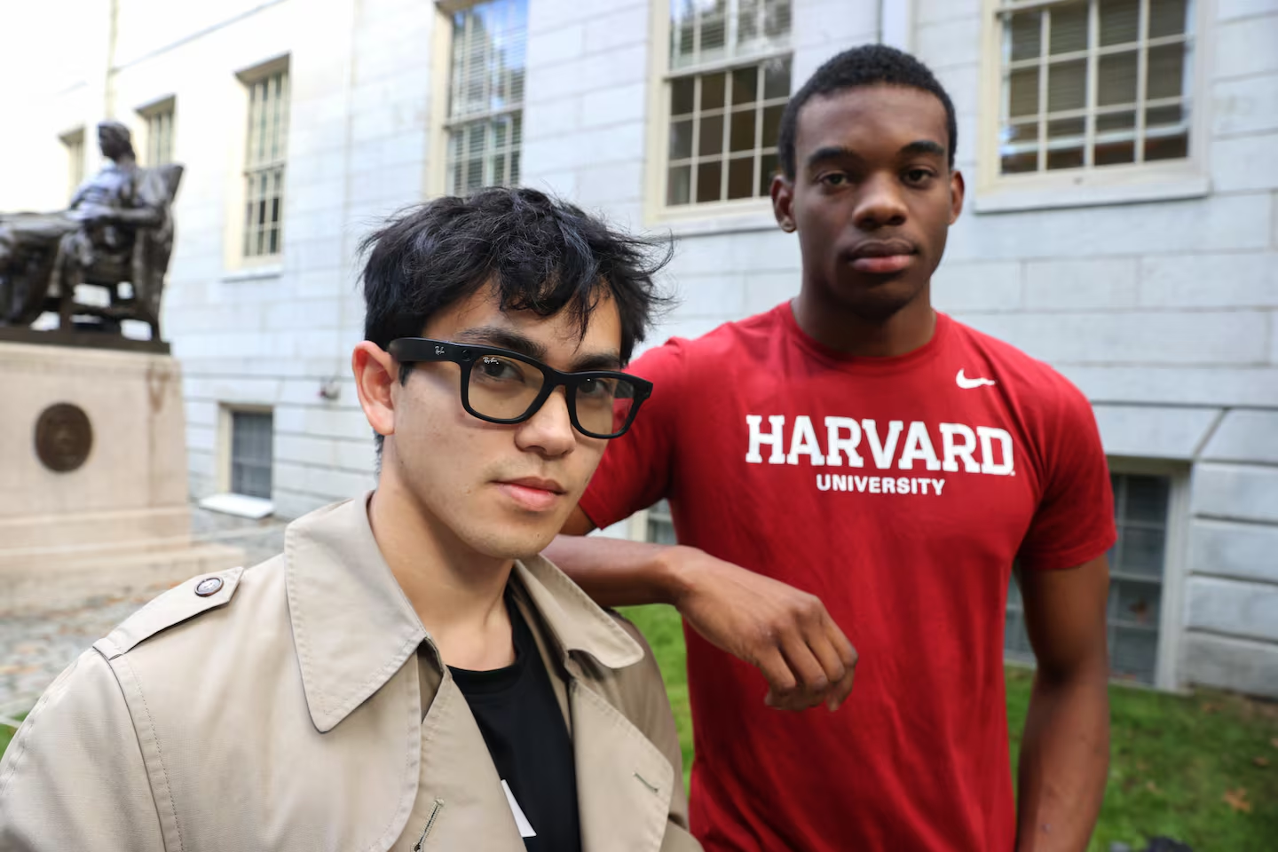 Estudiantes de Harvard crean gafas con reconocimiento facial